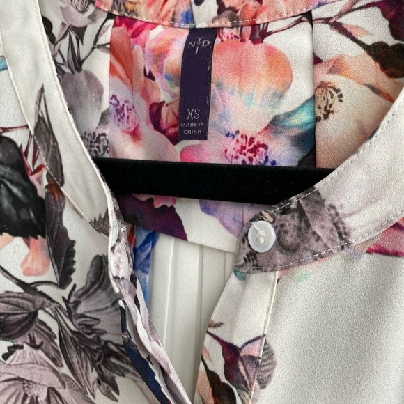 NYDJ pleat-back blouse - Picture 2 of 4